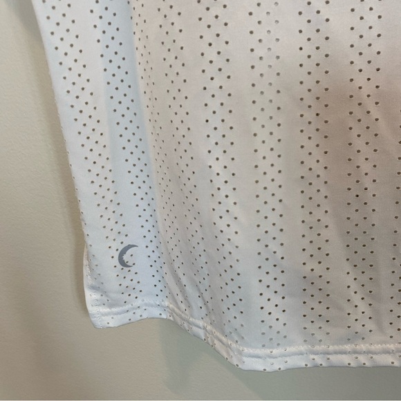 ZYIA Shirt Womens Small White Vertical Chill Tee Short Sleeve Ventilated Active - Picture 6 of 6